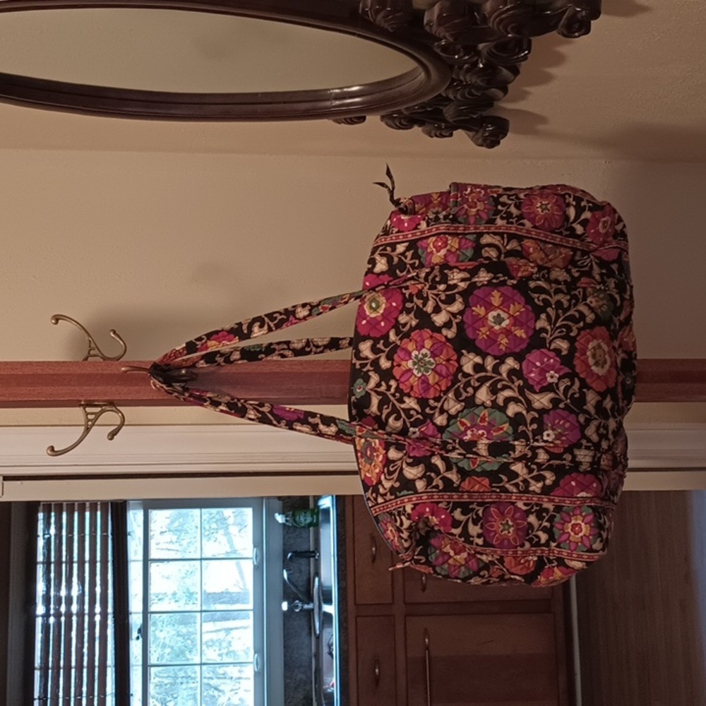 Beautiful Vera Bradley shoulder bag.retired Suzani pattern